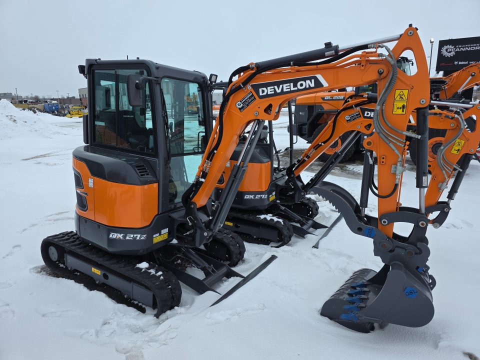 Develon DX27Z-7